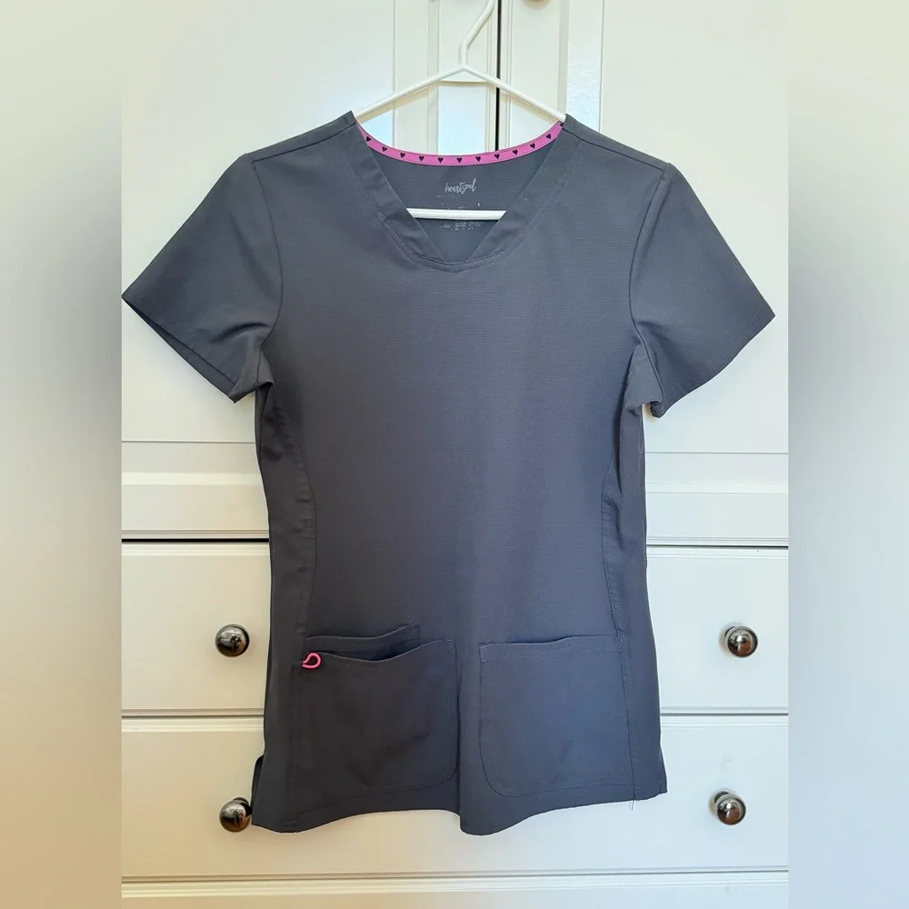 Esthetician scrubs - Picture 3 of 4